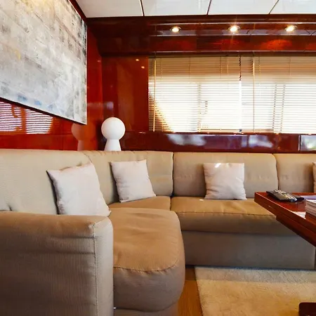 Location Yacht 4 Cabines Au Depart De Bastia Ou A Quai Port De Toga