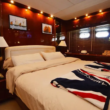 Location Yacht 4 Cabines Au Depart De Bastia Ou A Quai Port De Toga Bastia (Corsica)