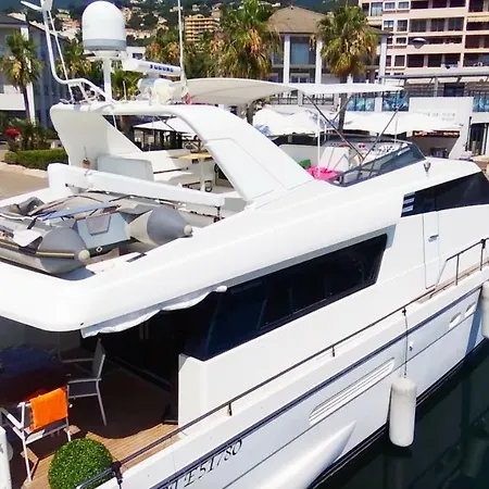 Botel Location Yacht 4 Cabines Au Depart De Bastia Ou A Quai Port De Toga *