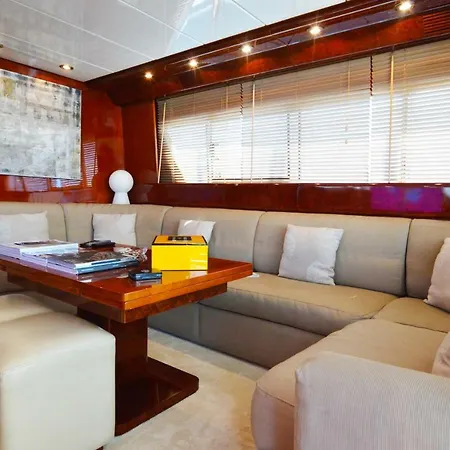 Botel Location Yacht 4 Cabines Au Depart De Bastia Ou A Quai Port De Toga