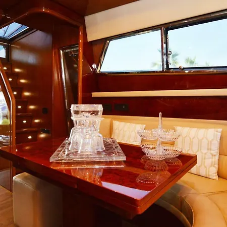 Botel Location Yacht 4 Cabines Au Depart De Bastia Ou A Quai Port De Toga