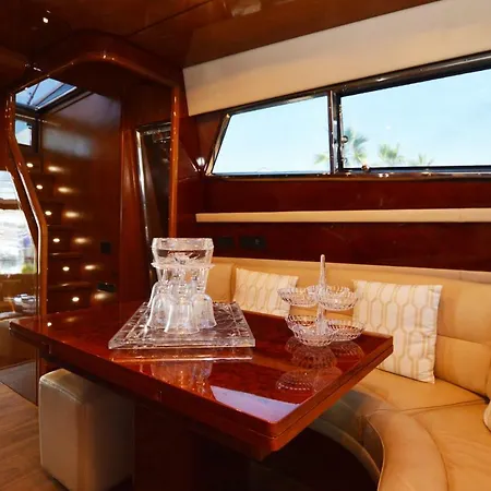 Location Yacht 4 Cabines Au Depart De Bastia Ou A Quai Port De Toga