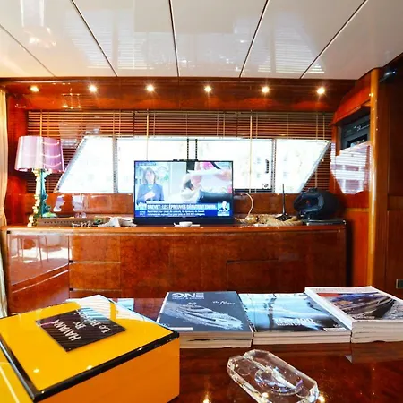 Location Yacht 4 Cabines Au Depart De Bastia Ou A Quai Port De Toga ספינת מלון בסטיה